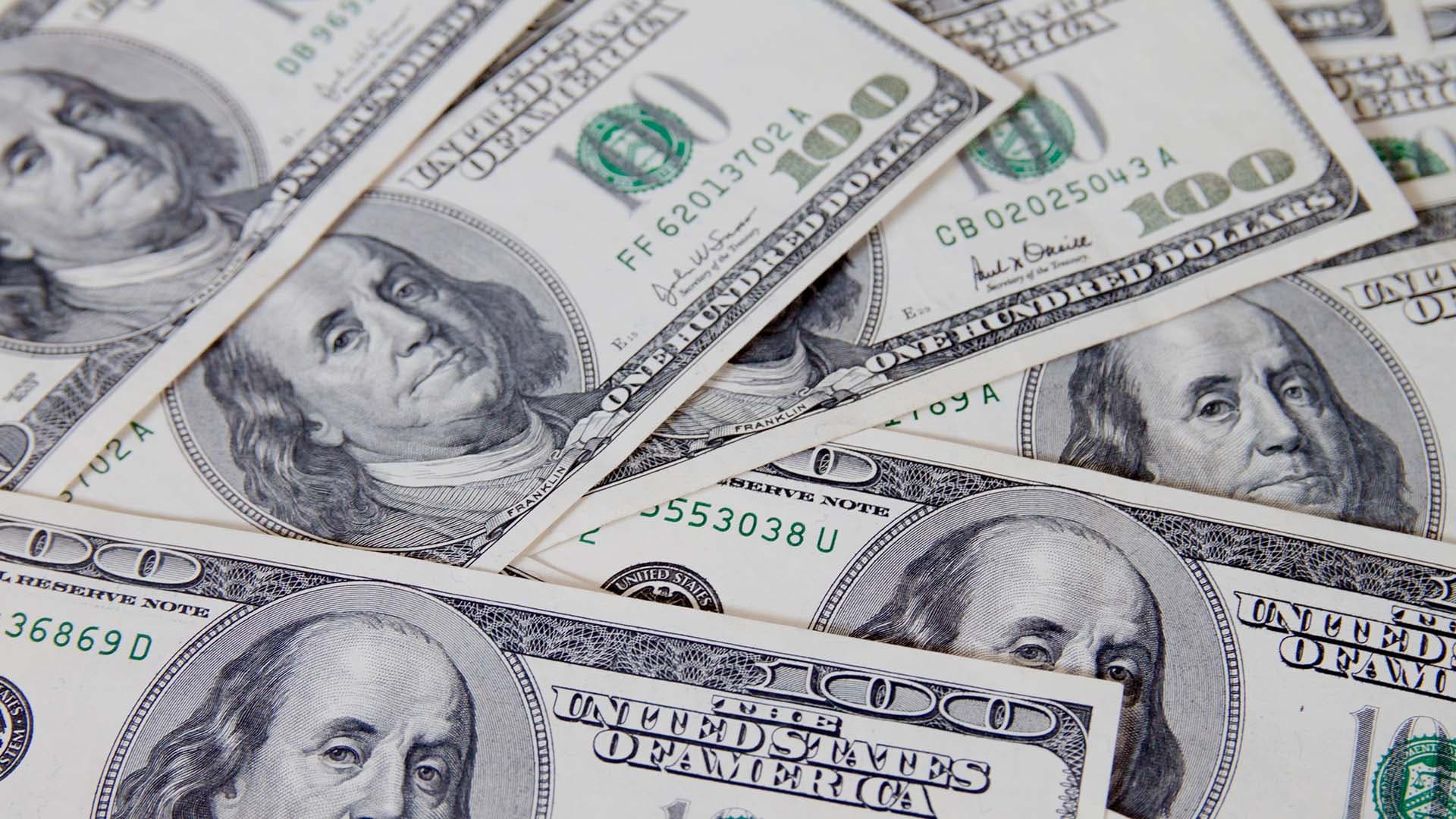 معامله با دلار آمریکا در بازار فارکس